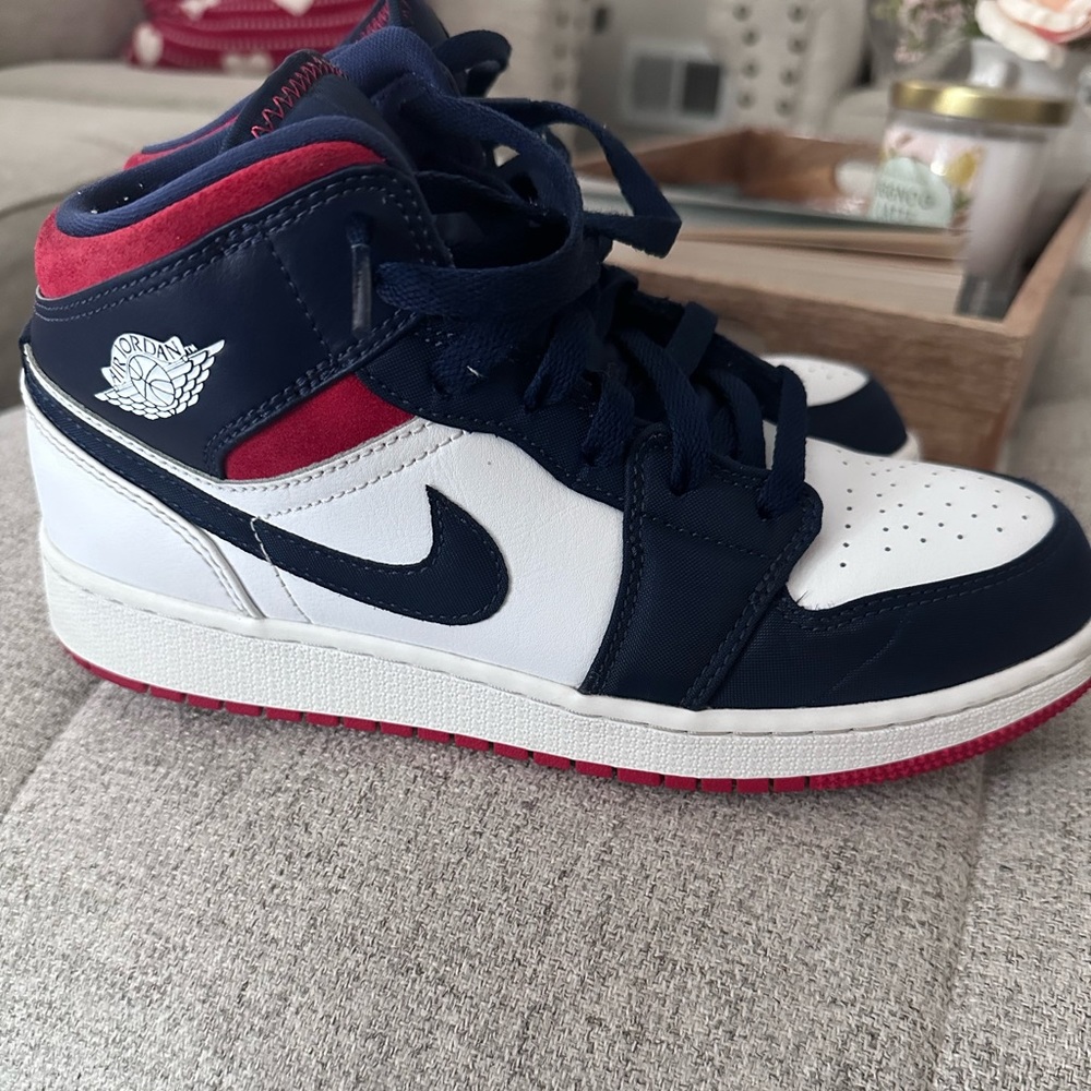 Air Jordan “Olympic “ 6youth, excellent condition